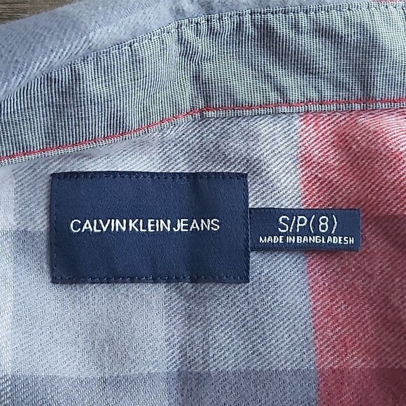 Calvin Klein Jeans Boys Size 8 (S) Red/White/Gray Plaid Button Down Shirt - Picture 3 of 10